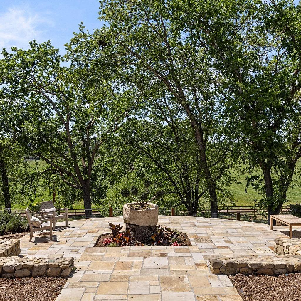 Courtyard of Steven Seagal and Kelly LeBrock’s Former CA Home