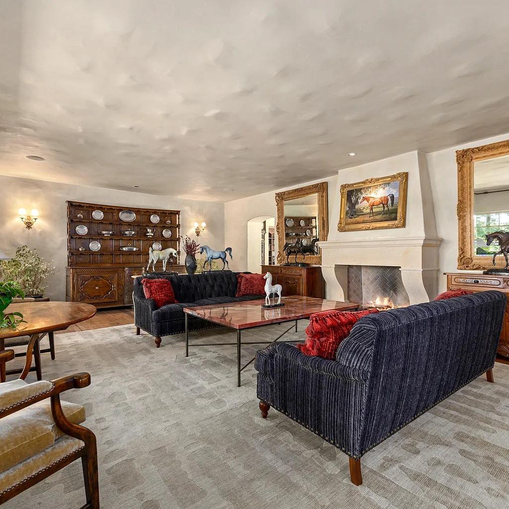 Living Room in Steven Seagal and Kelly LeBrock’s Former CA Home